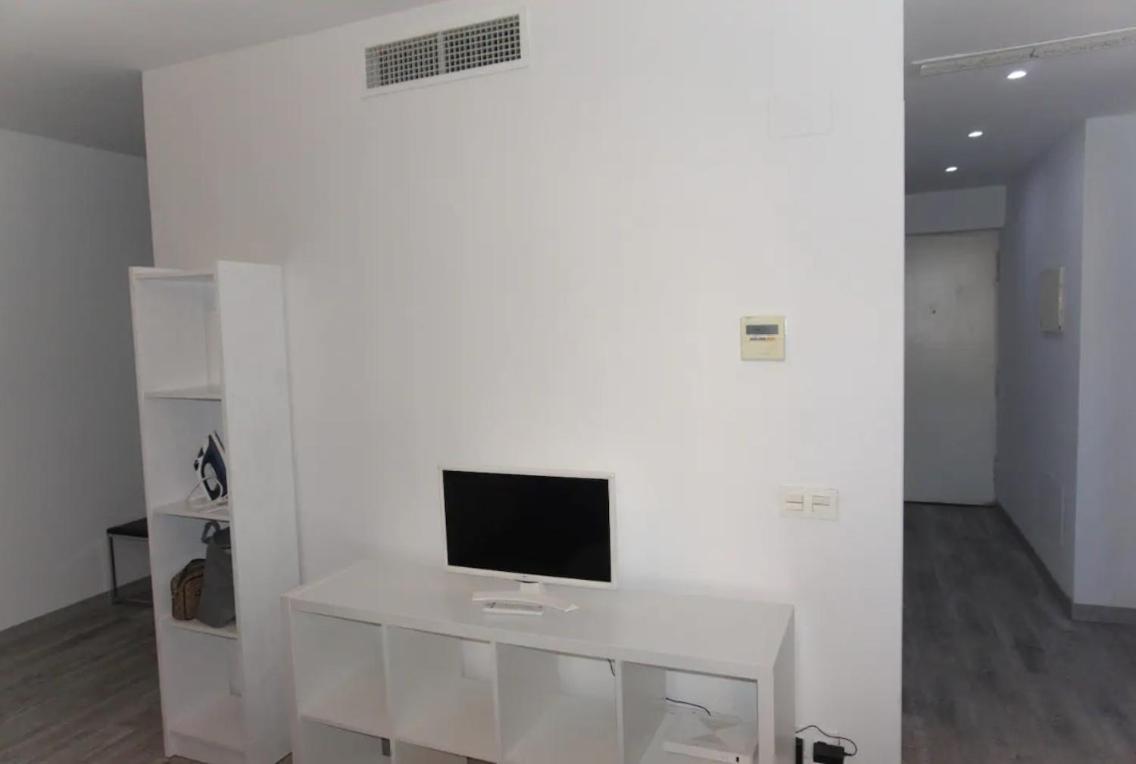 Estudio En Plaza Vara Del Rey Madrid Exterior photo