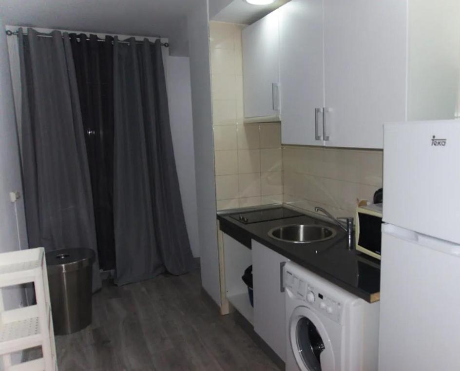 Estudio En Plaza Vara Del Rey Madrid Exterior photo